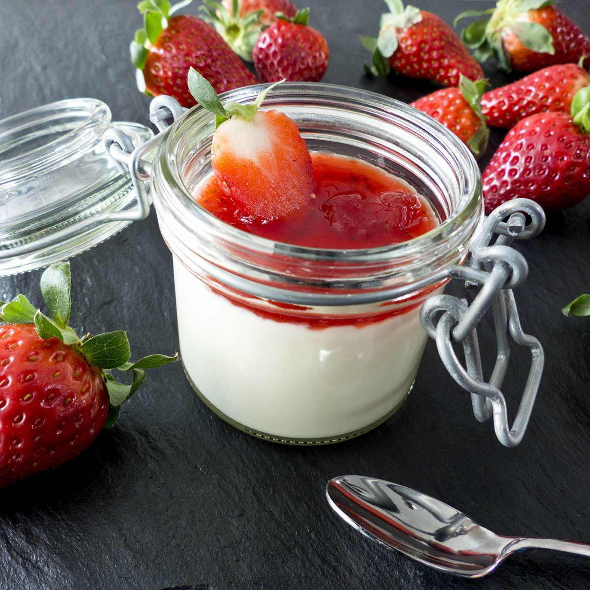 Panna cotta facile aux fraises