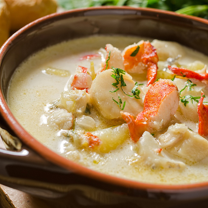 Nage de poissons et petits légumes d'hiver