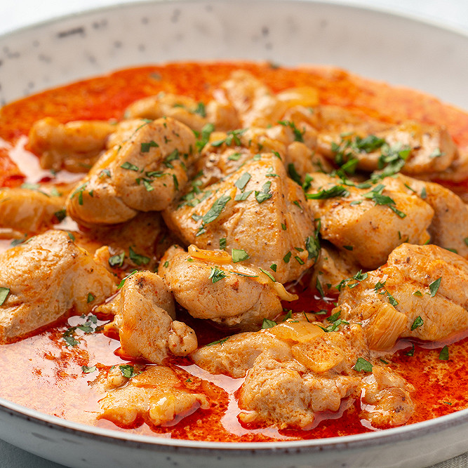 Poulet hongrois au paprika et vin blanc