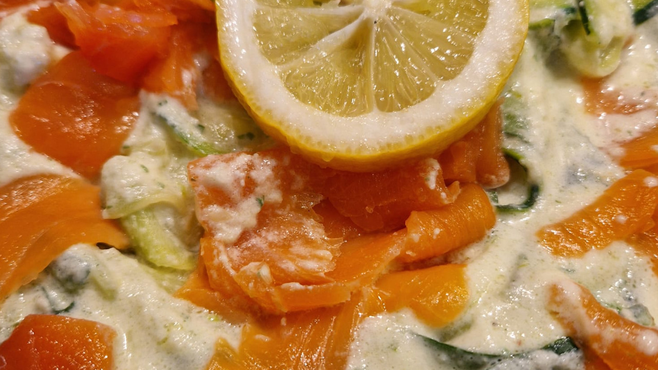 Tagliatelles de courgettes au saumon fumé et sauce fromage frais